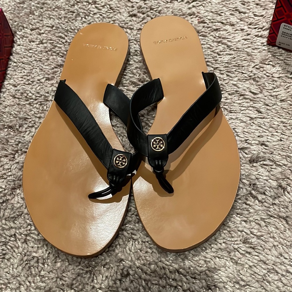 Tory Burch Black Leather Thong Sandals with Tan Footbed